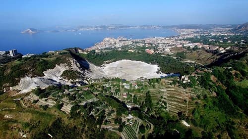 copertina Campi Flegrei, storie tra fuoco e mare